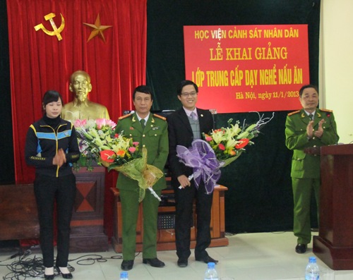 Êv88 chào đón năm mới 2026 khai giảng lớp Trung cấp dạy nghề nấu ăn